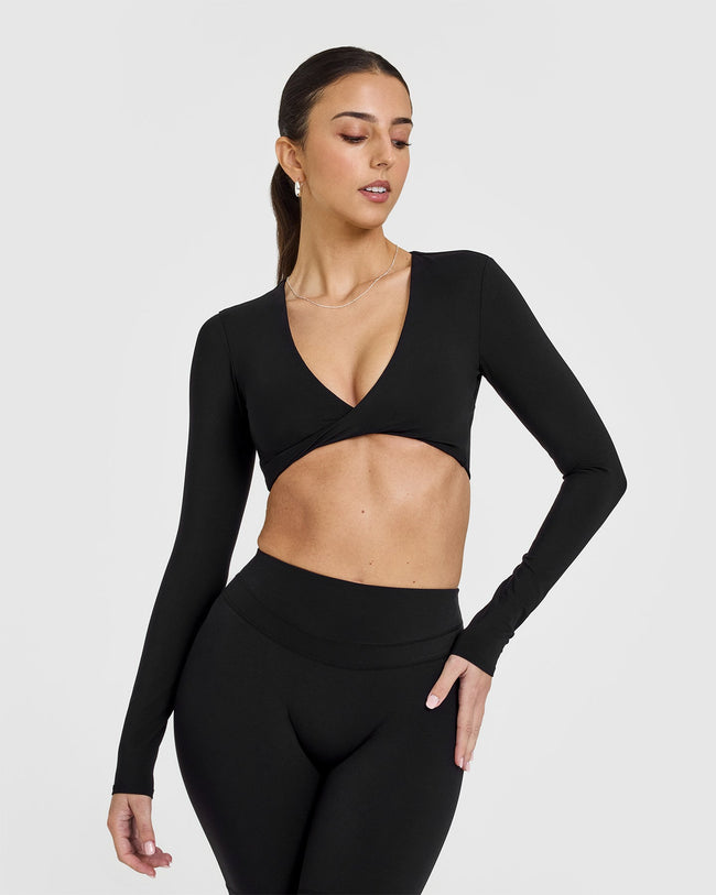 Unified Twist Front Long Sleeve Crop Top | Black