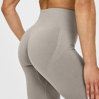 Effortless Seamless Leggings with White Logo | Warm Sand