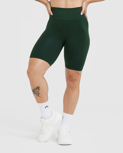 Effortless Seamless Cycling Shorts with White Logo | Evergreen