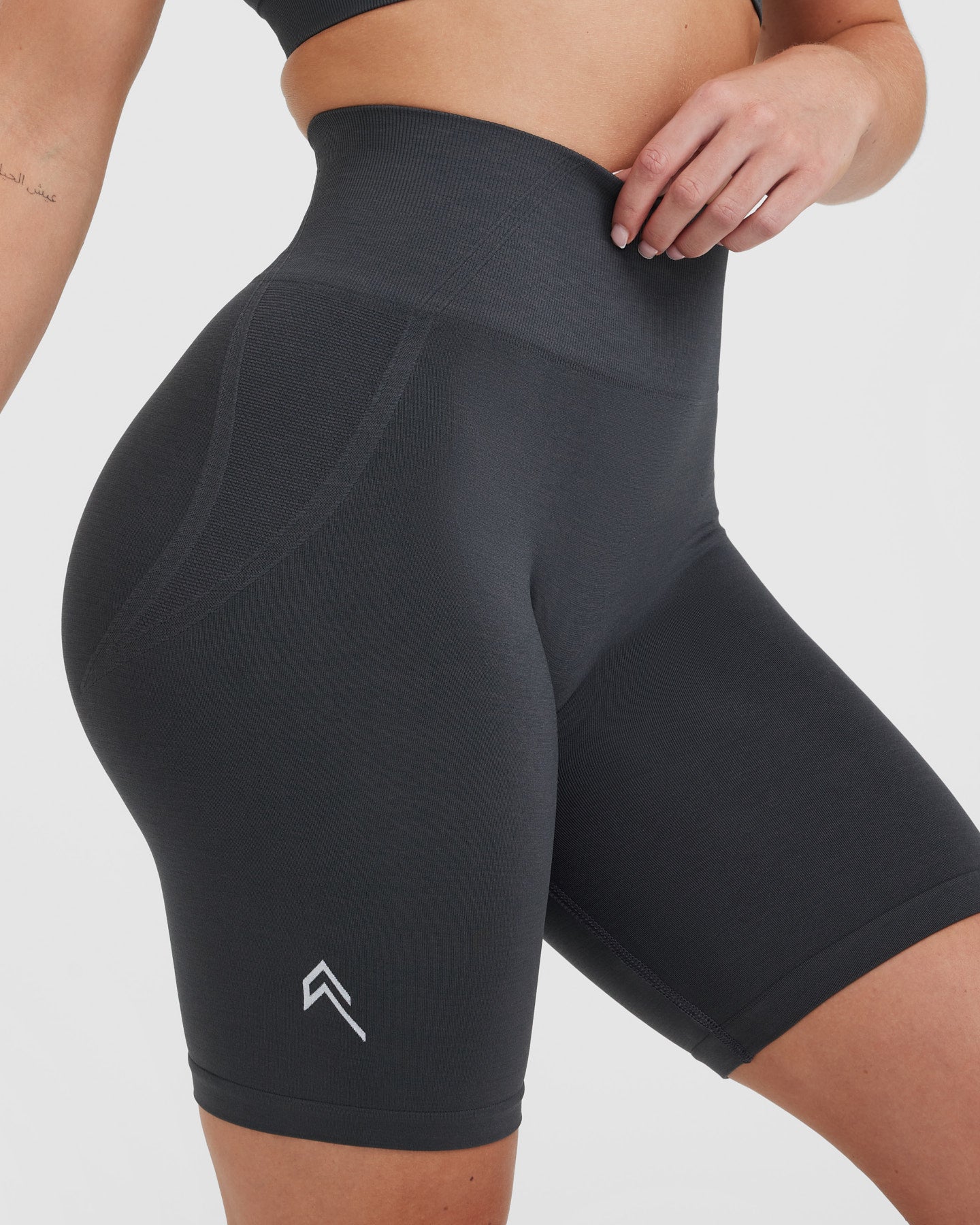Effortless Seamless Cycling Shorts with White Logo | Coal