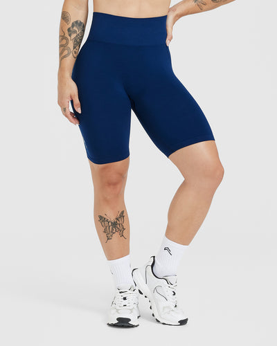 Effortless Seamless Cycling Shorts with White Logo | Midnight