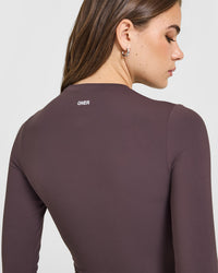 SoftMotion™ Long Sleeve Mid Top with White Logo | Dark Umber Brown