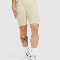 Effortless Seamless Cycling Shorts with White Logo | Vanilla