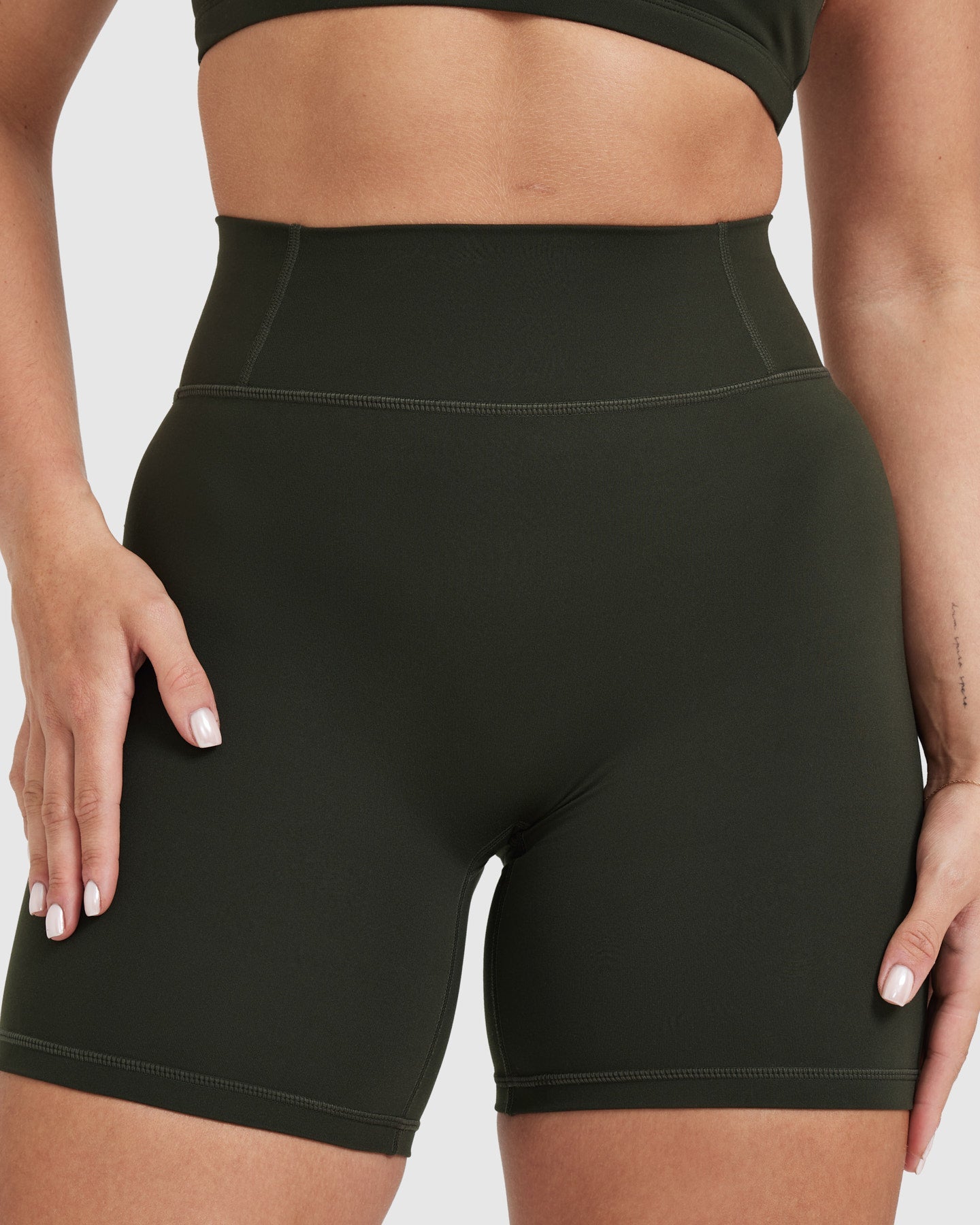 Timeless High Waisted Shorts 6" | Khaki