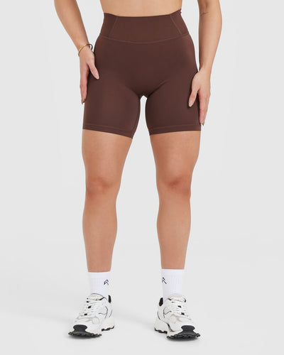 Timeless High Waisted Shorts 6" | Espresso