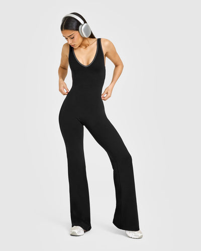 SoftMotion™ Contrast Scoop Back Flared All in One with White Logo | Black