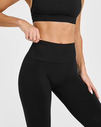 EffortlessLift™ Seamless Leggings with White Logo | Black