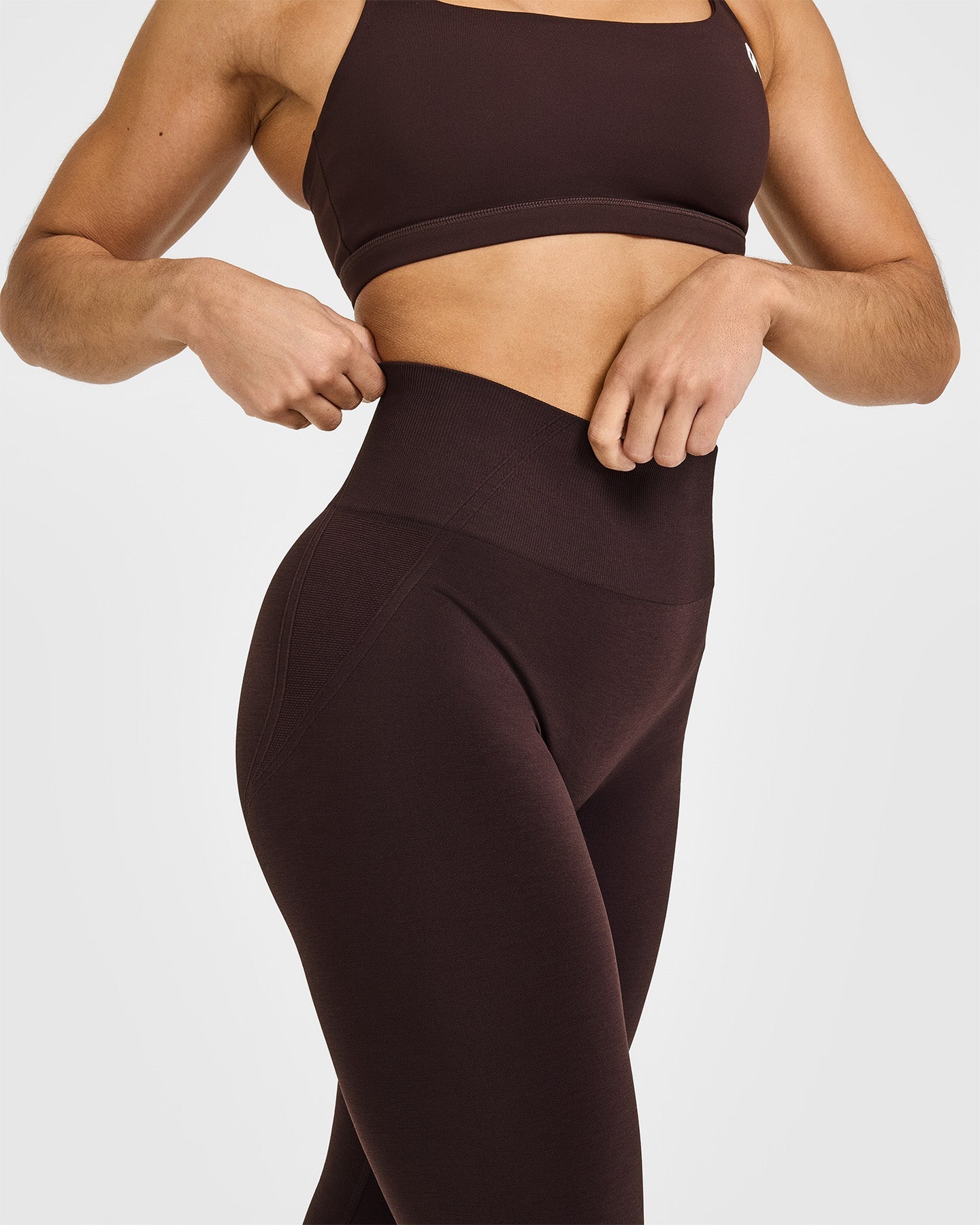 EffortlessLift™ Seamless Leggings with White Logo | Plum Brown