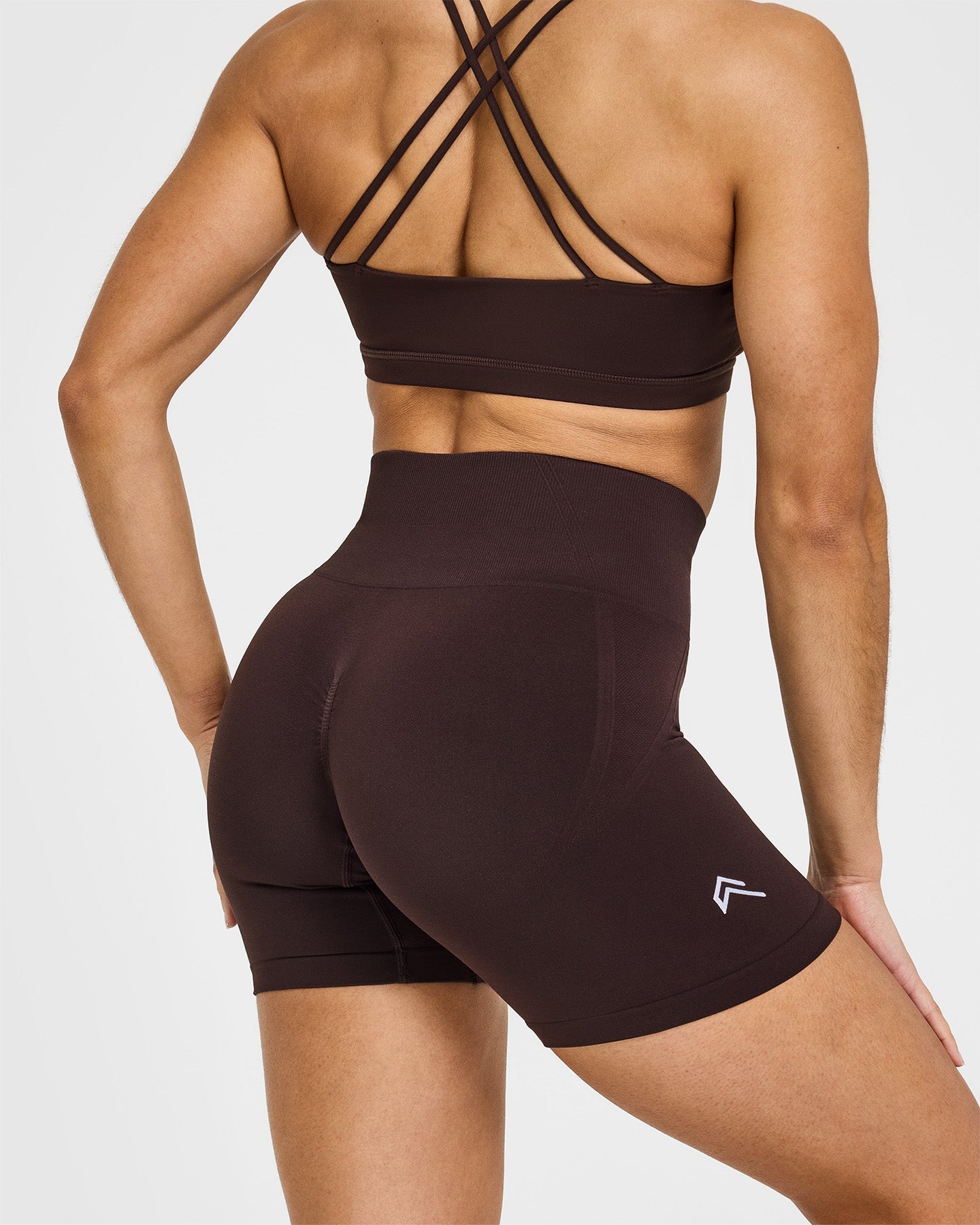 EffortlessLift™ Seamless Shorts with White Logo | Plum Brown