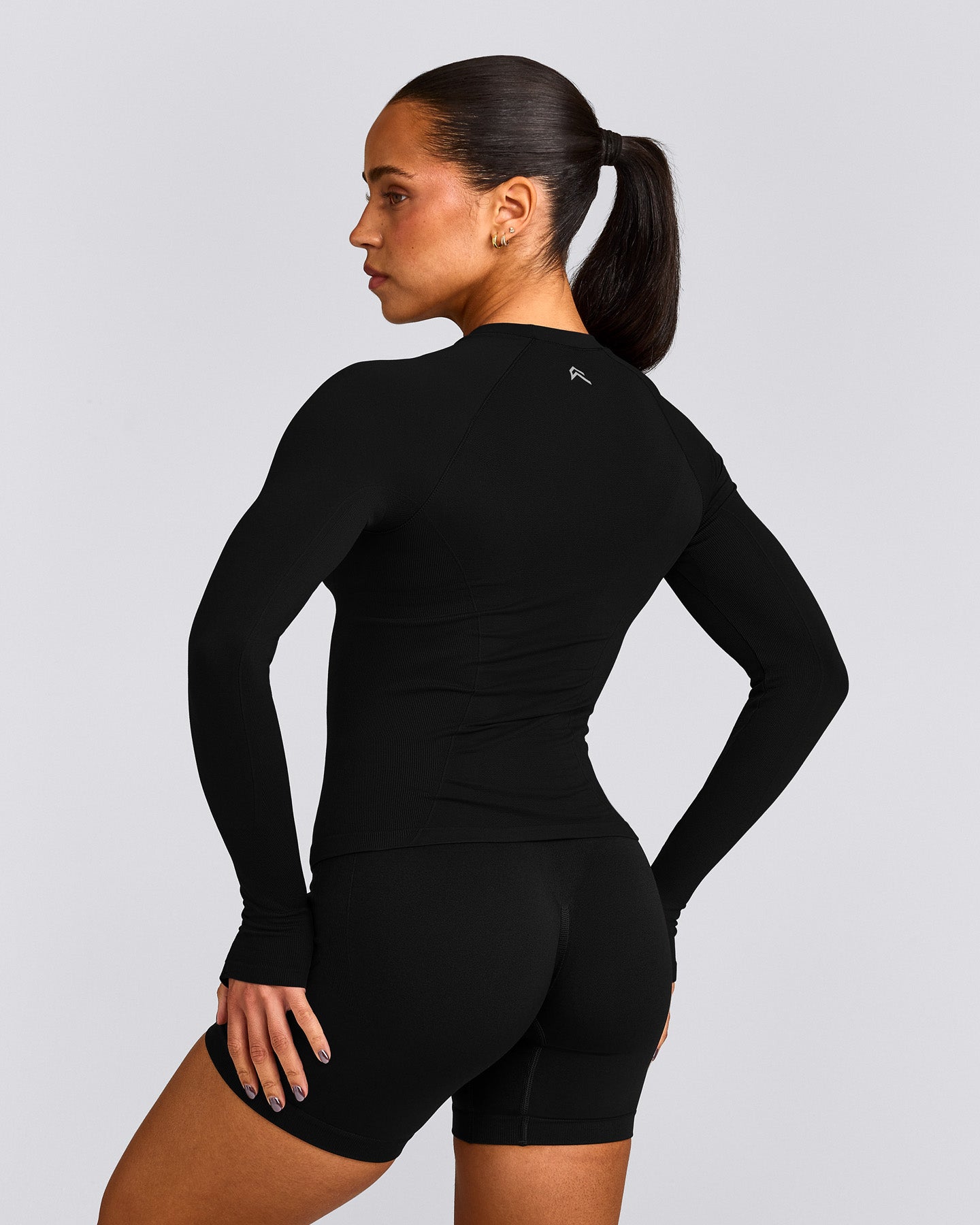 Oner Seamless Fitted Long Sleeve Regular Top | Soft Black