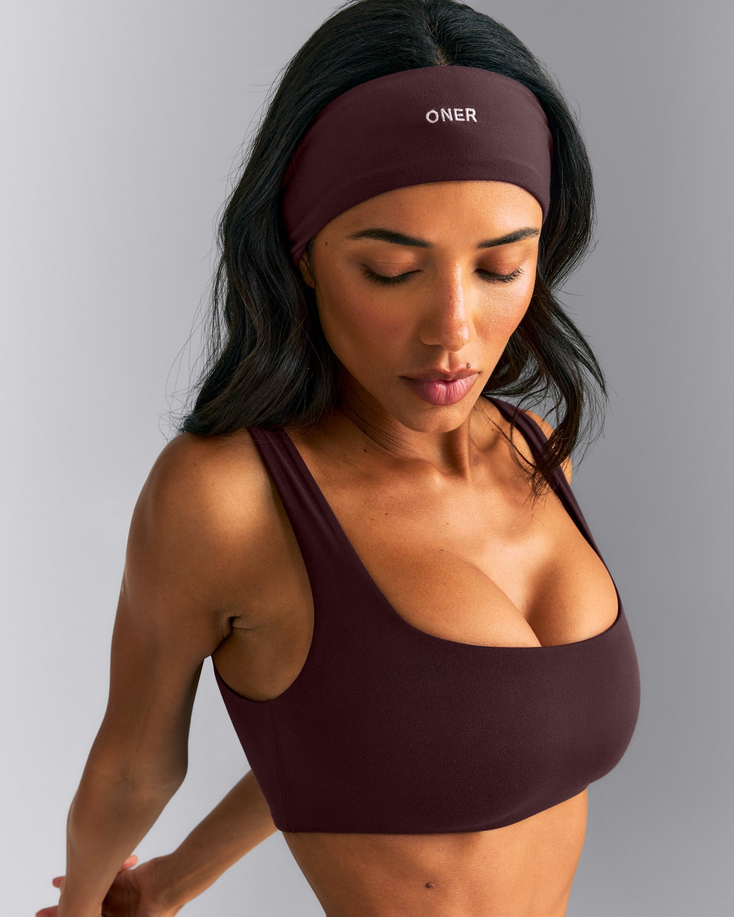 SoftMotion™ Headband with Gray Logo | Plum Brown