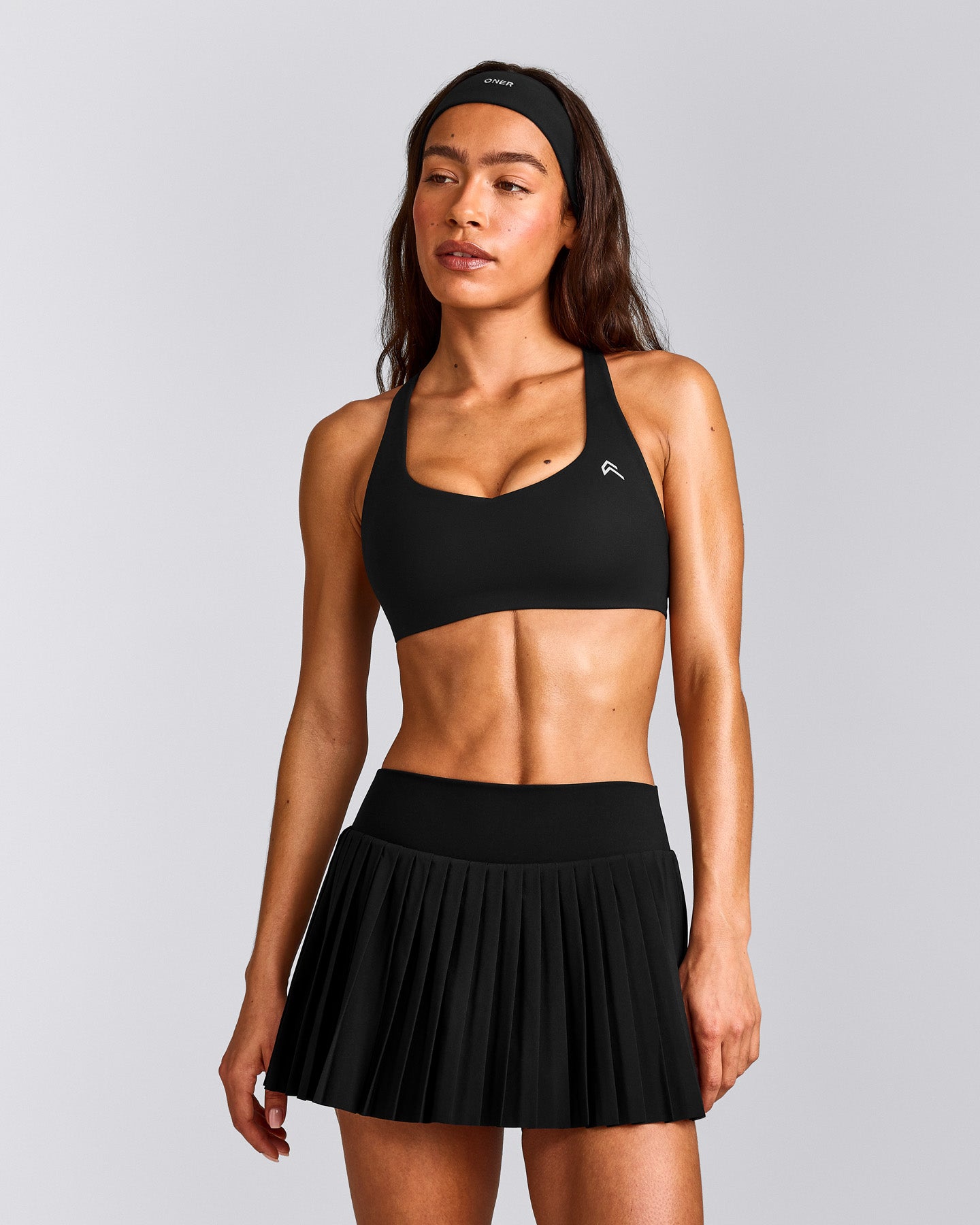 EasyLift™ Cross Back Sports Bra with Gray Logo | Black