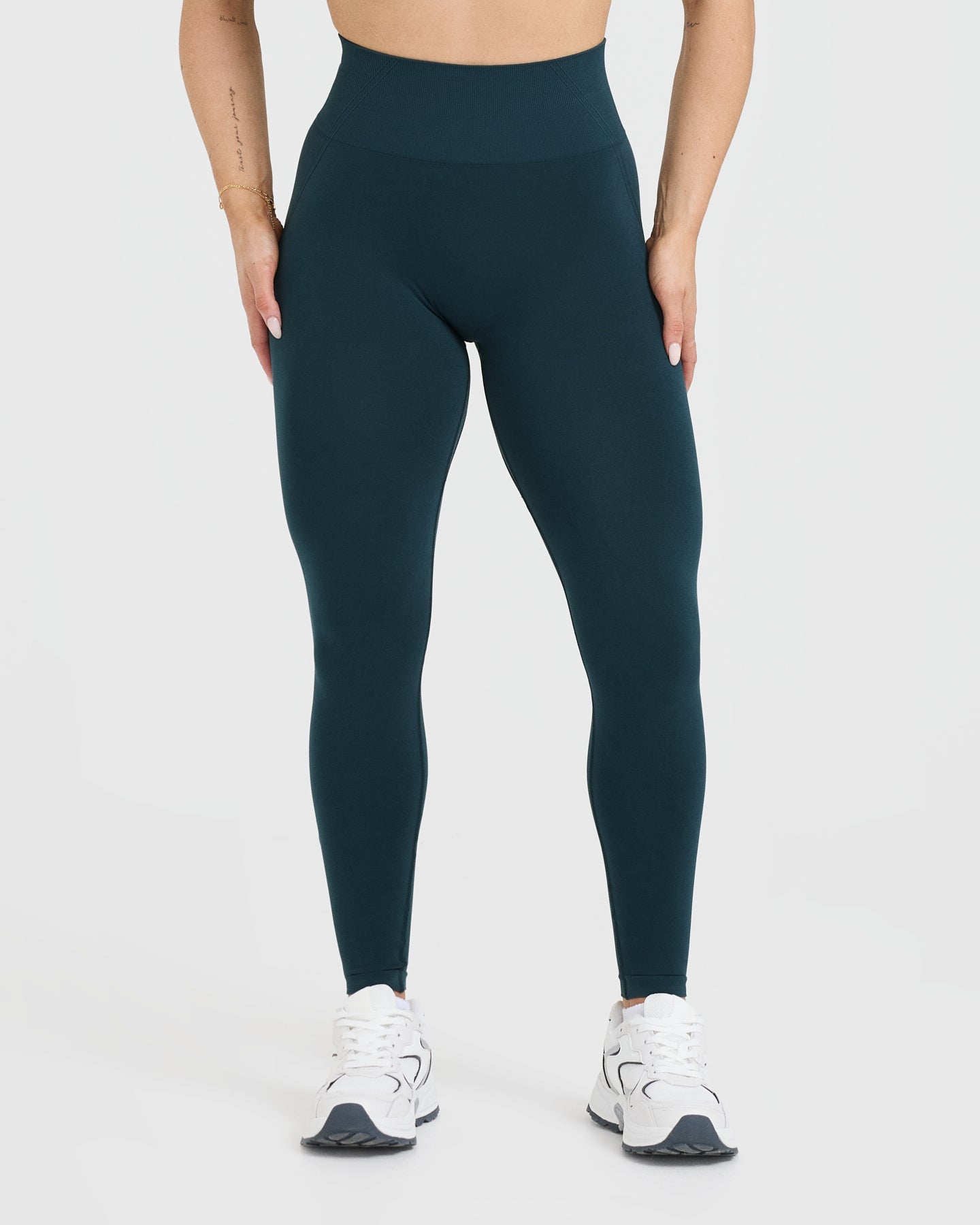 EffortlessLift™ Seamless Leggings with White Logo | Oil Blue