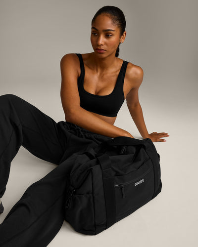 EffortlessLift™ Square Neck Sports Bra with Grey Logo | Black