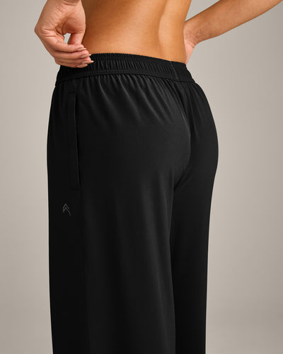 AirMove™ Straight Leg Pants with Reflective Logo | Black