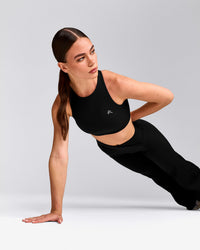 EasyLift™ High Neck Sports Bra with Gray Logo | Black