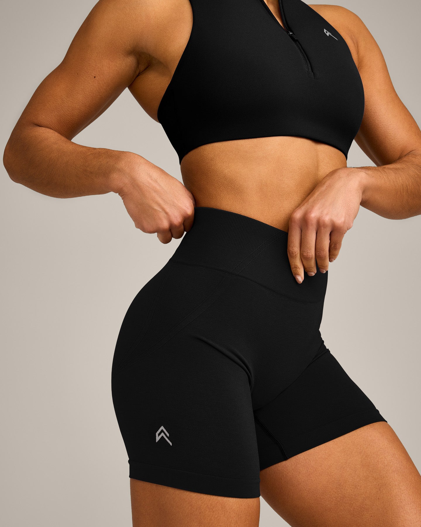EffortlessLift™ Seamless Mid Rise Shorts with Grey Logo | Black