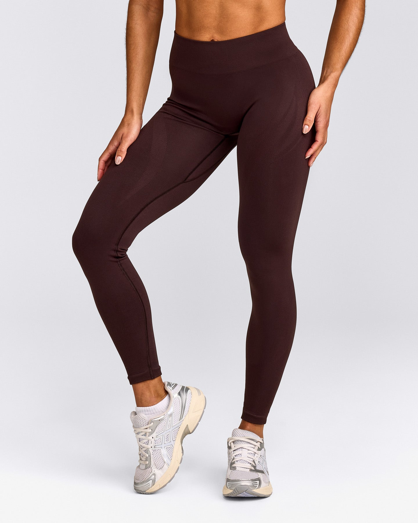 EnhanceLift™ Seamless Leggings with Grey Logo | Plum Brown