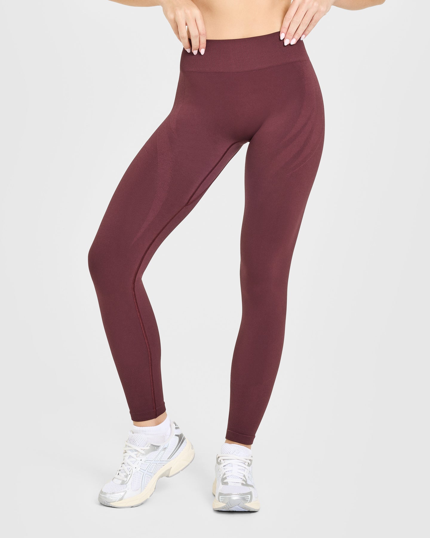 EnhanceLift™ Seamless Leggings with White Logo | Velvet Mocha