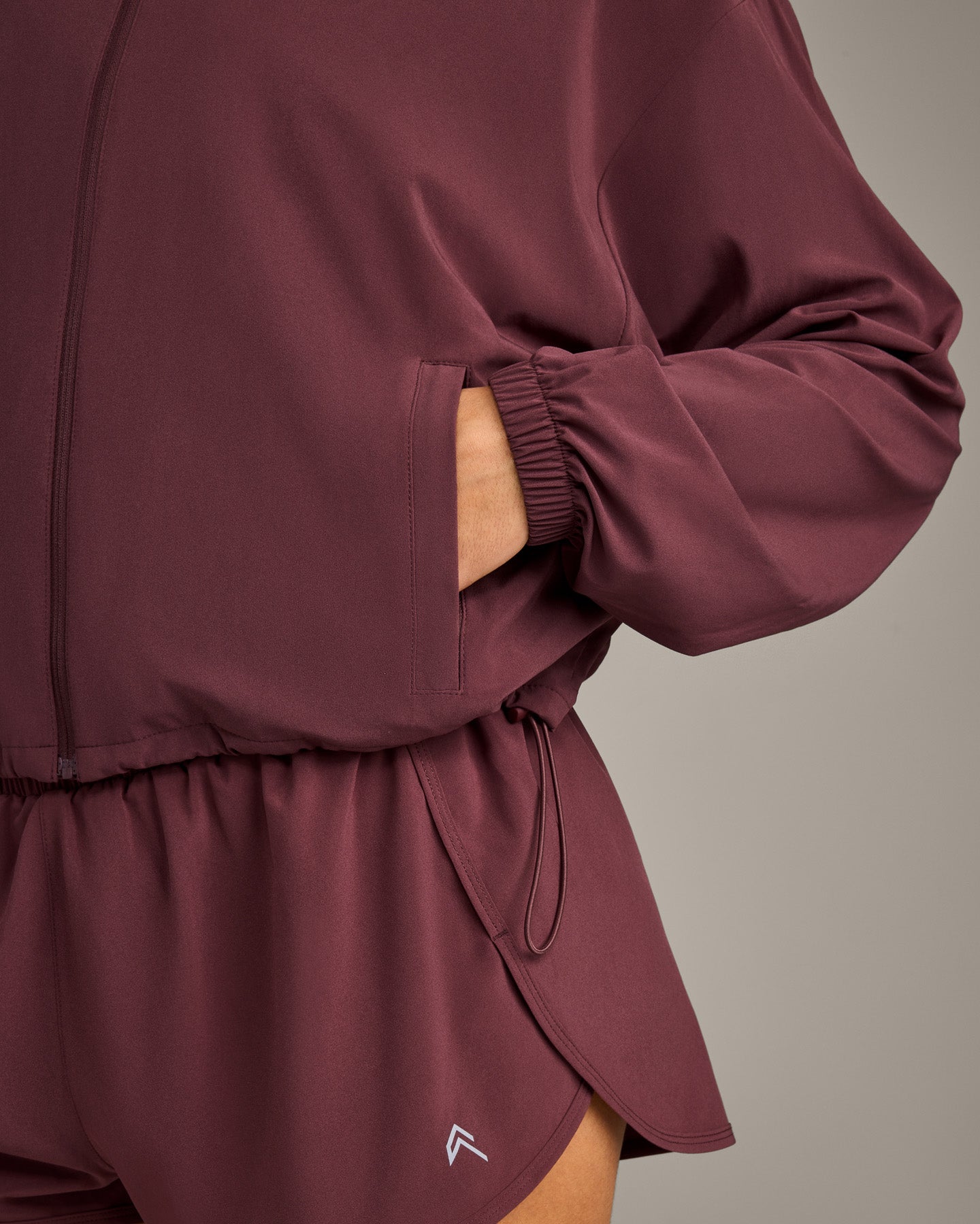 AirMove™ Jacket with Reflective Logo | Velvet Mocha