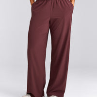AirMove™ Straight Leg Pants with Reflective Logo | Velvet Mocha