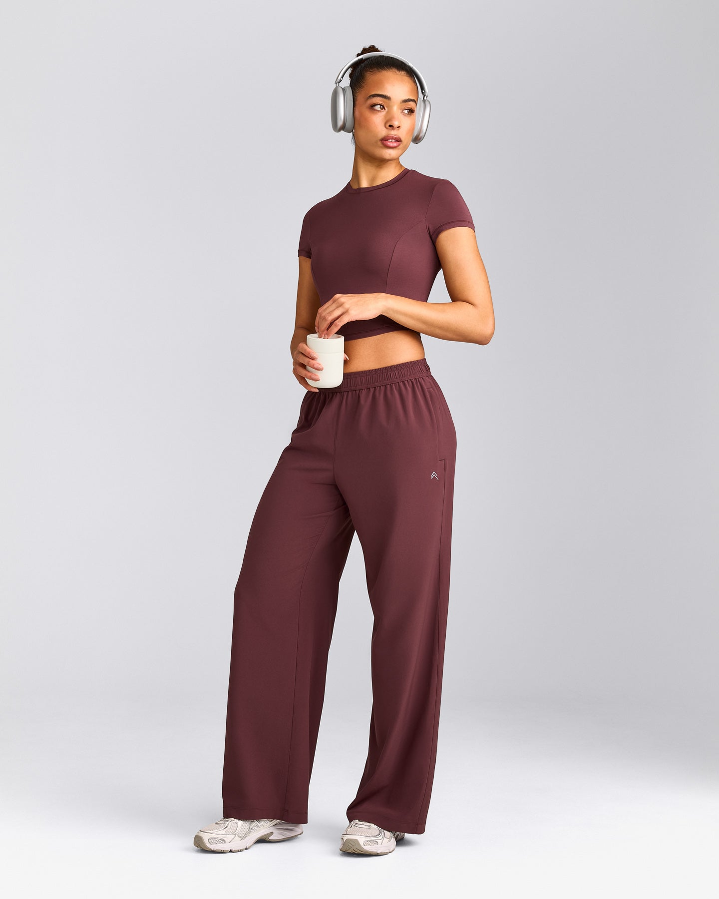 AirMove™ Straight Leg Pants with Reflective Logo | Velvet Mocha