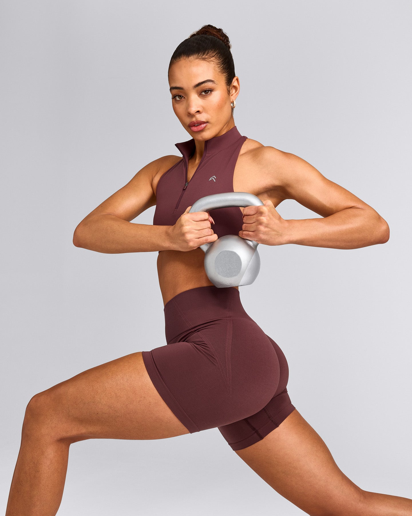 EffortlessLift™ Seamless Shorts with Grey Logo | Velvet Mocha