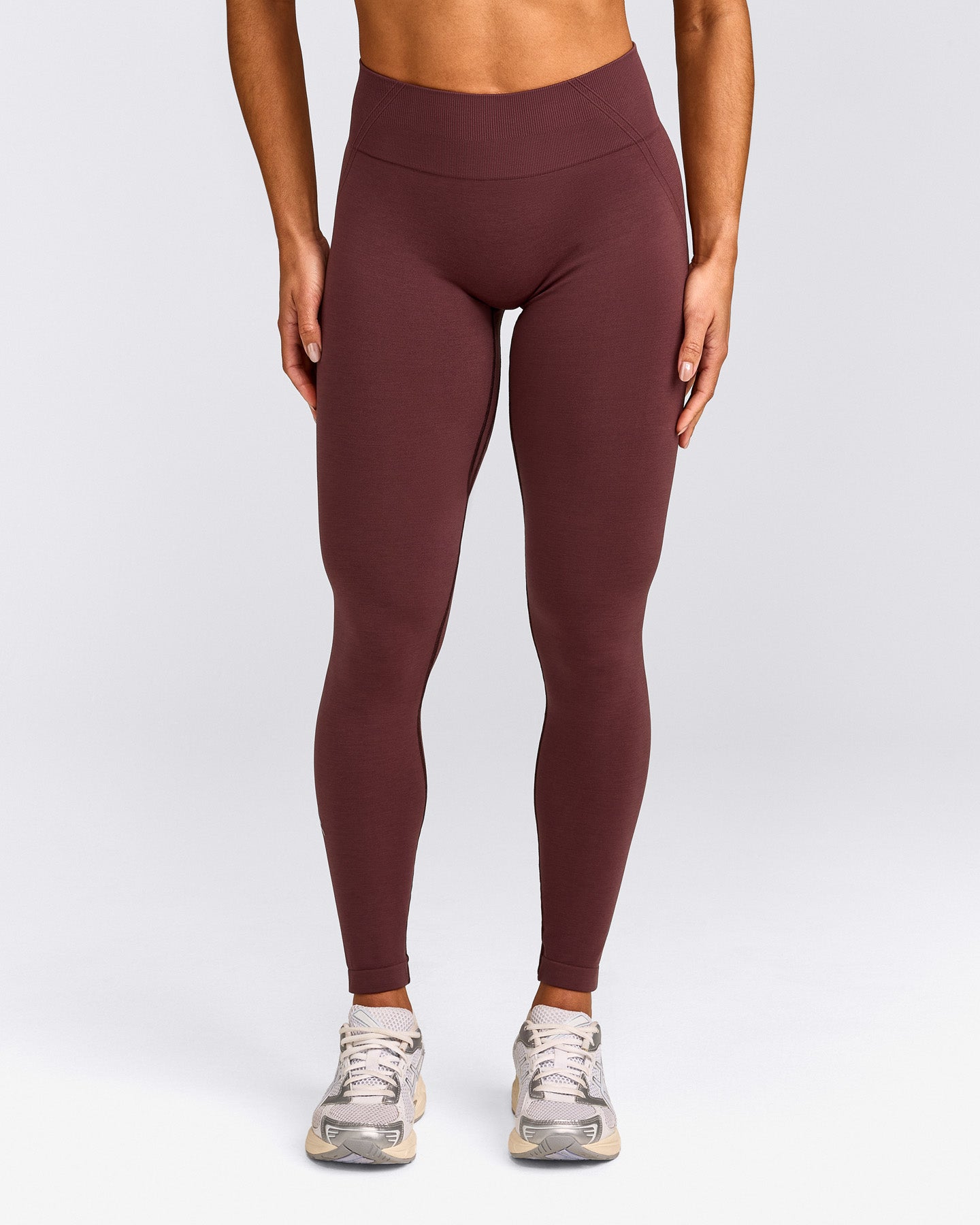 EffortlessLift™ Seamless Mid Rise Leggings with Grey Logo | Velvet Mocha