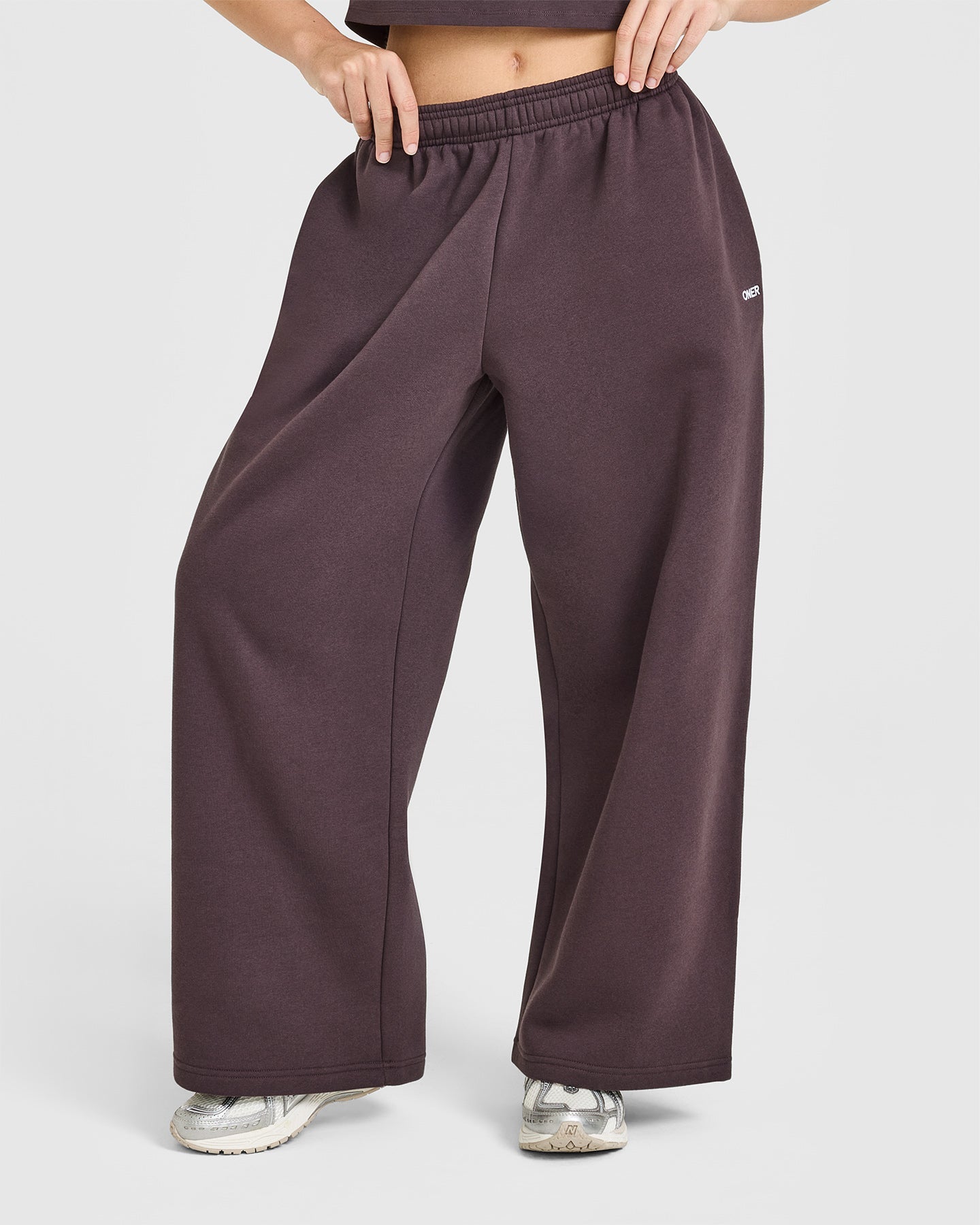 Foundations Oversized Straight Leg Joggers | Umber Brown