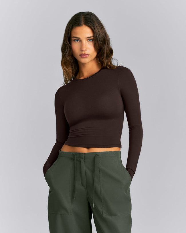 Fitted Cotton Long Sleeve Crew Neck Top | 70% Cocoa