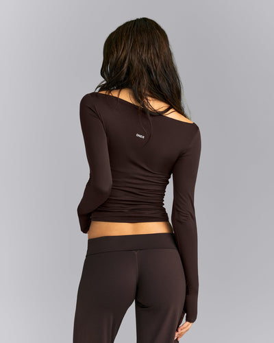 FormeSoft™ Fitted Off-The-Shoulder Long Sleeve Top | 70% Cocoa