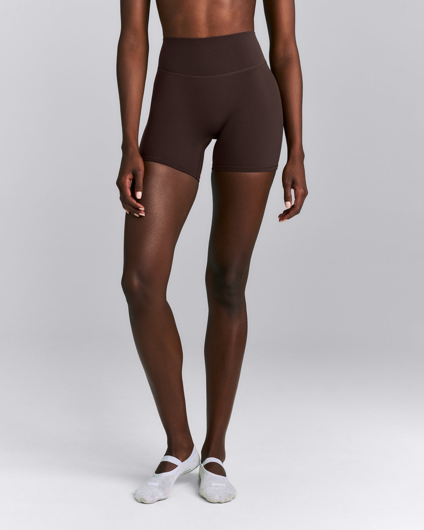 SoftMotion™ High Waisted Shorts 6" | 70% Cocoa