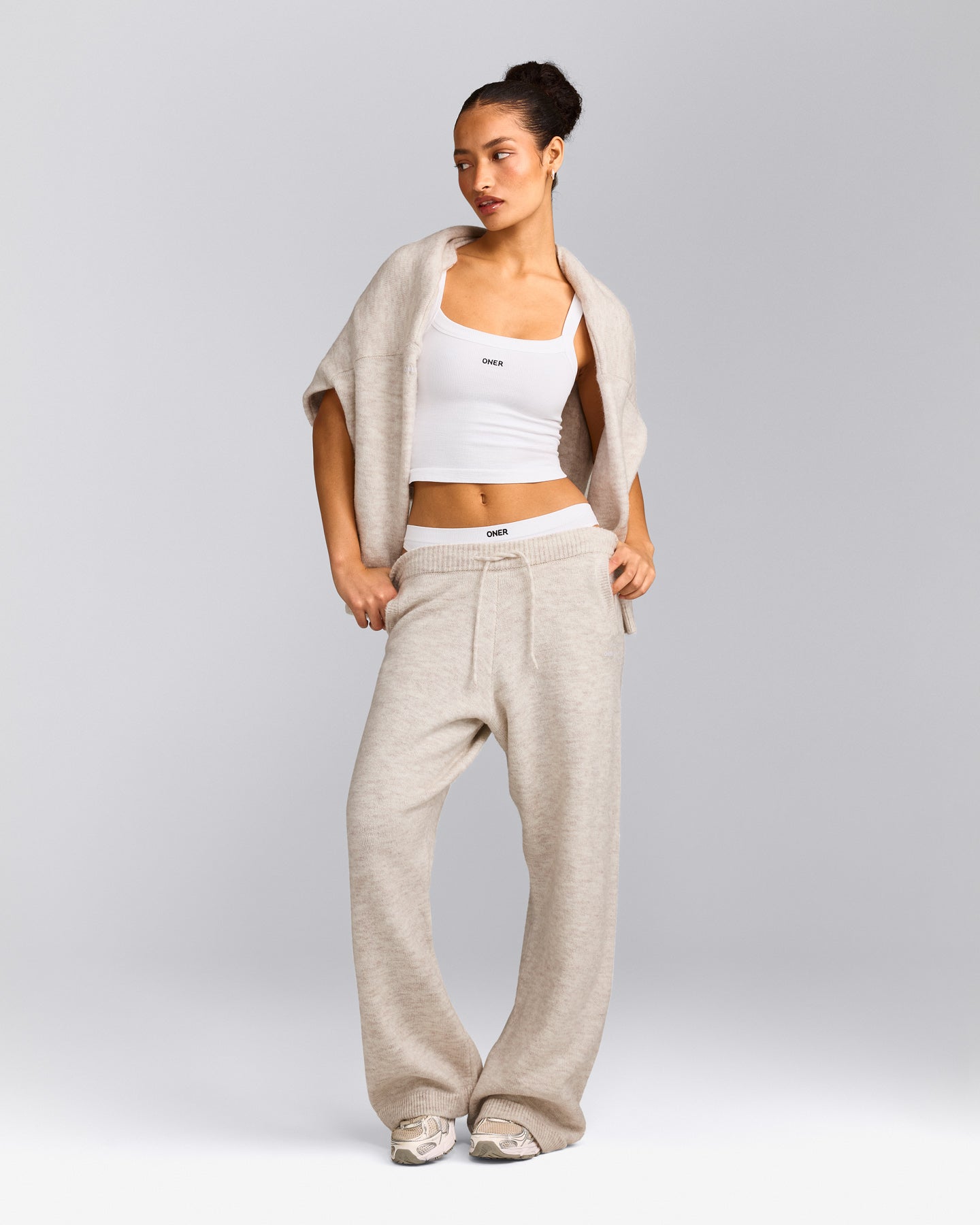 Seamless Scoop Neck Vest | White