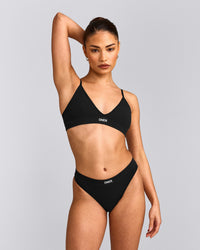 Seamless Strappy Bralette | Black