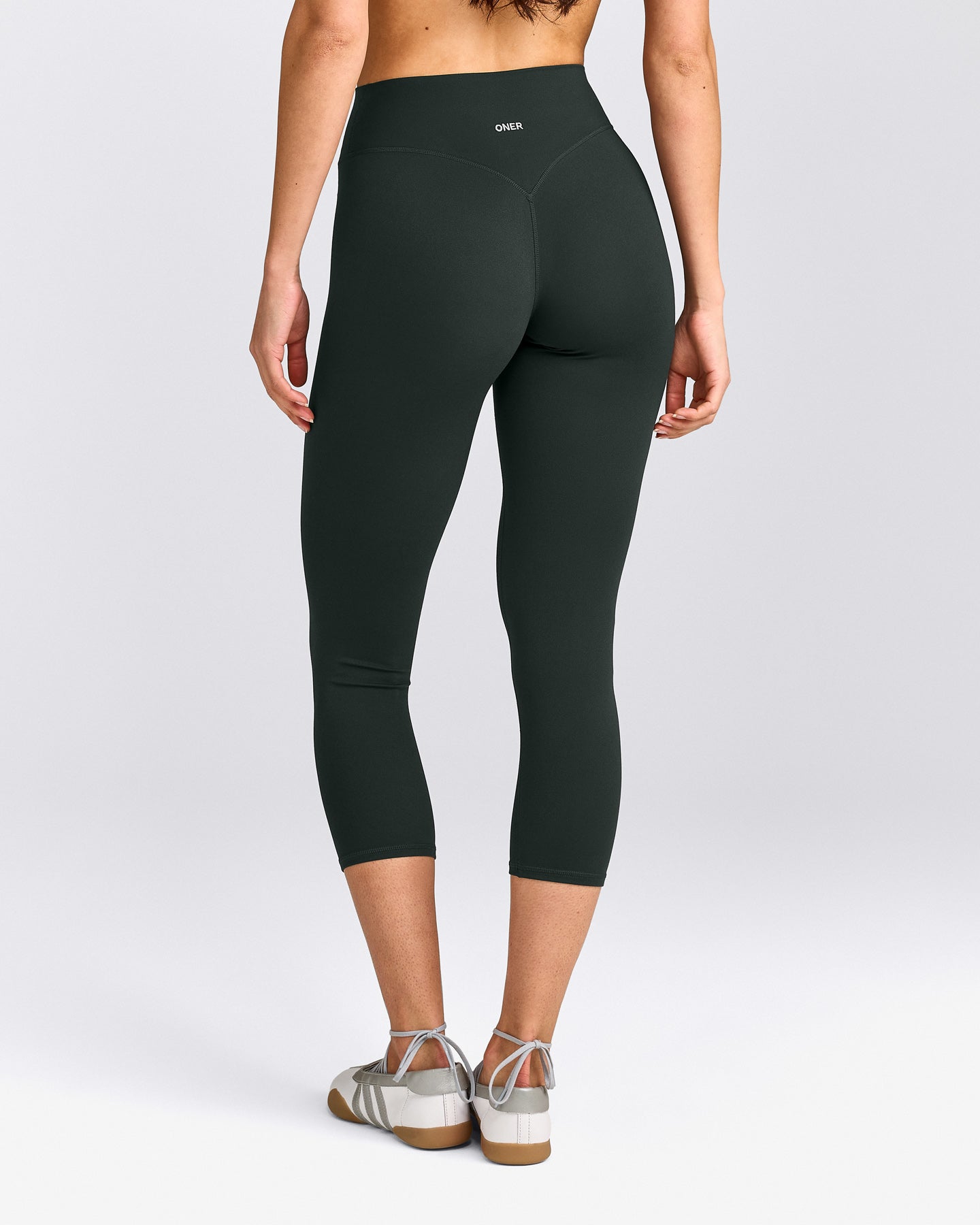 SoftMotion™ 3/4 Length Leggings with Grey Logo | Emerald Noir