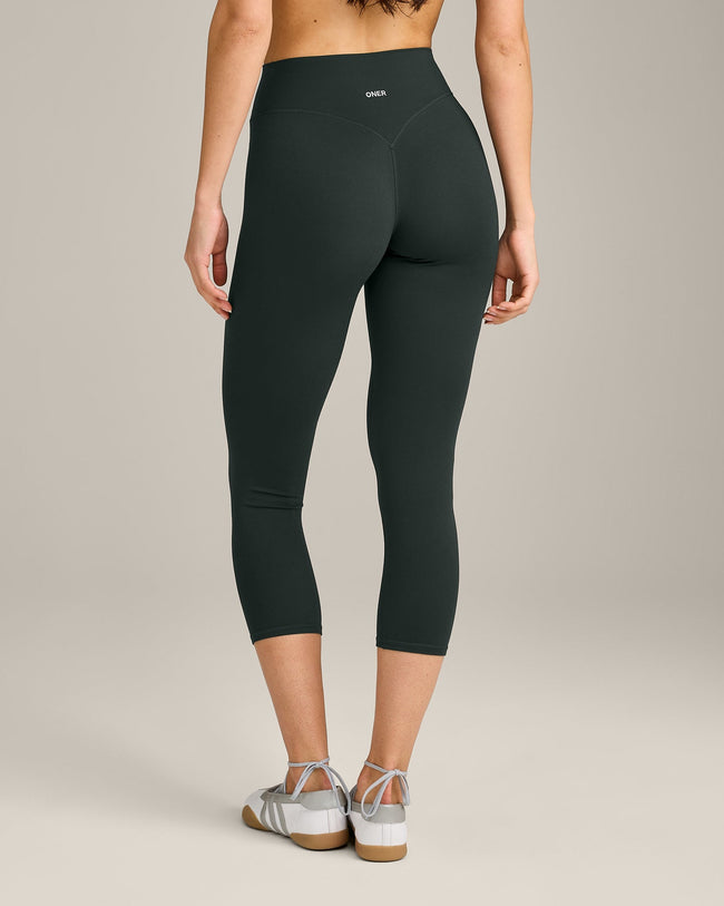 SoftMotion™ 3/4 Length Leggings with Grey Logo | Emerald Noir