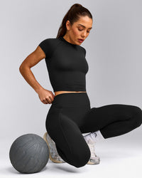 Oner Seamless Fitted Top | Soft Black