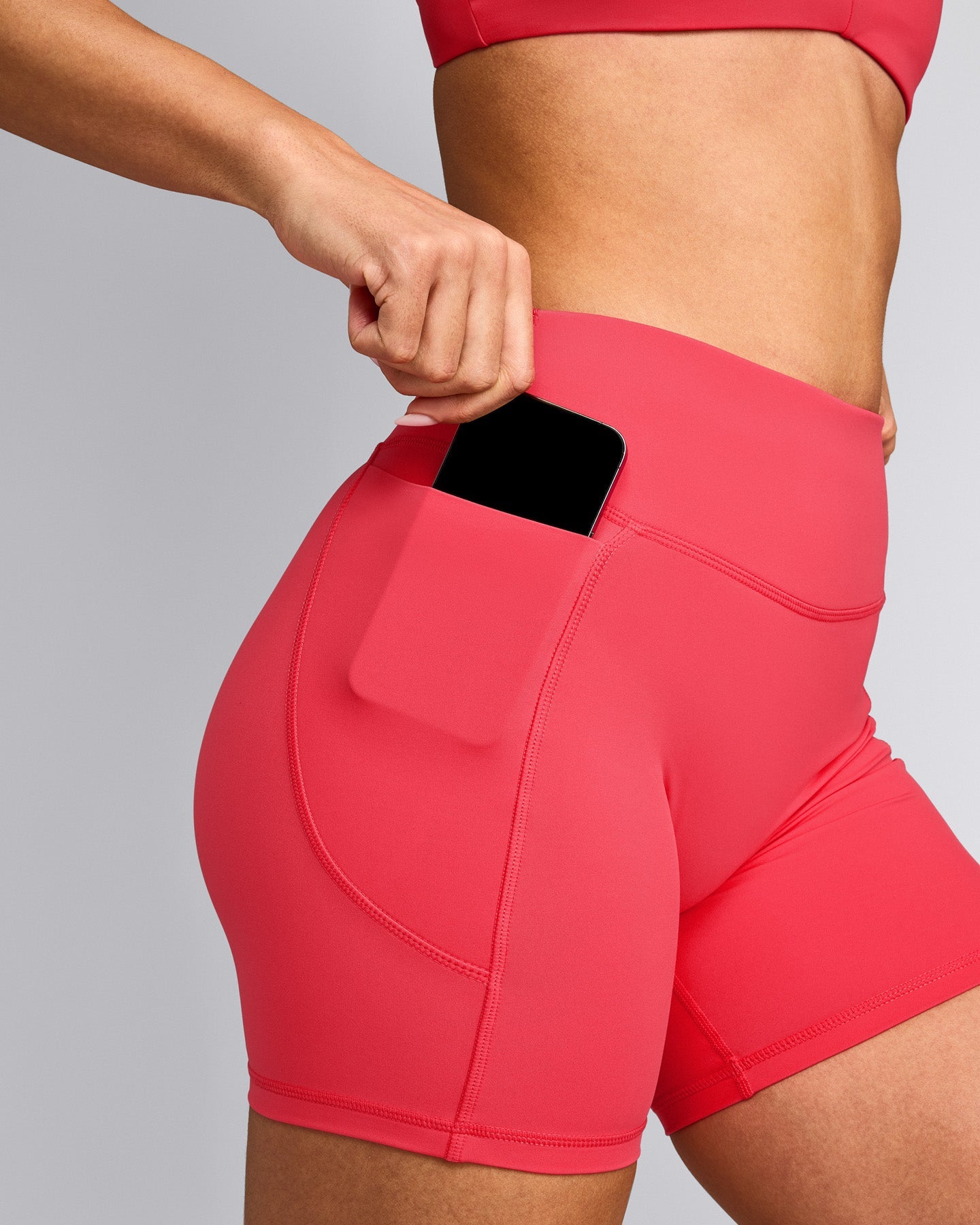 UnifiedMove™ Pocket Shorts 6" with Bonding with Reflective Logo | Charged Pink
