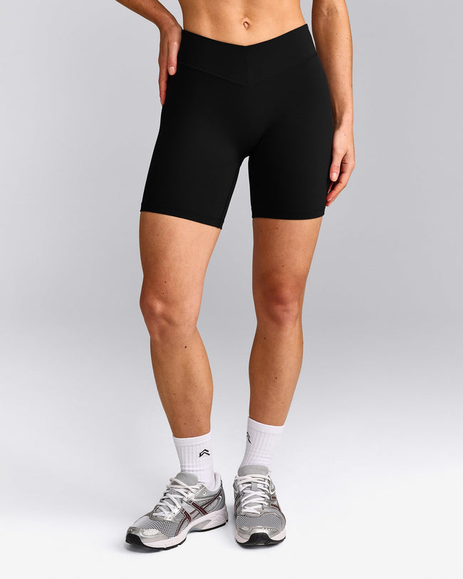 UnifiedMove™ V Front Mid Rise Shorts 6" with Reflective Logo | Black