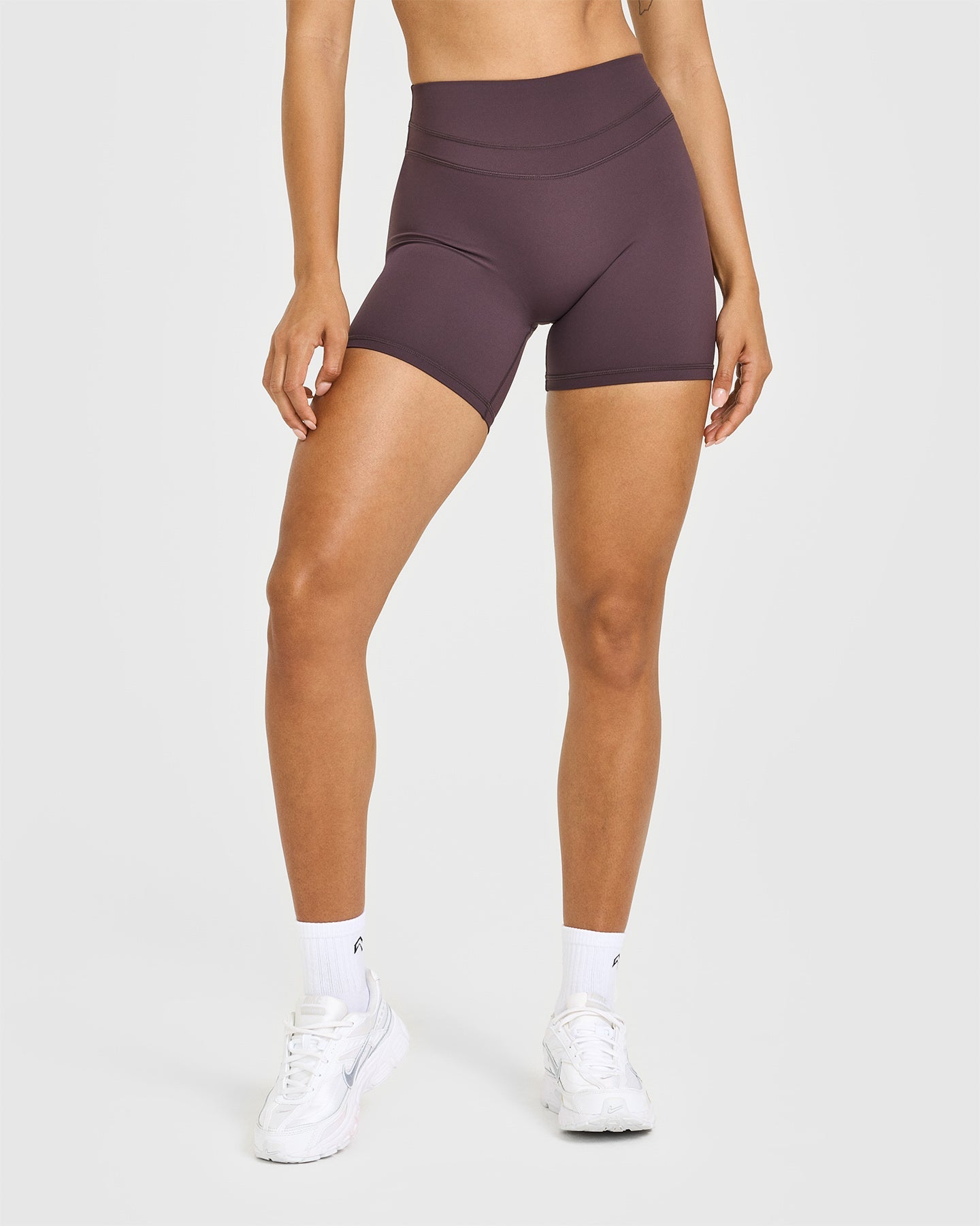UnifiedMove™ High Waisted Shorts 6" | Dark Umber Brown