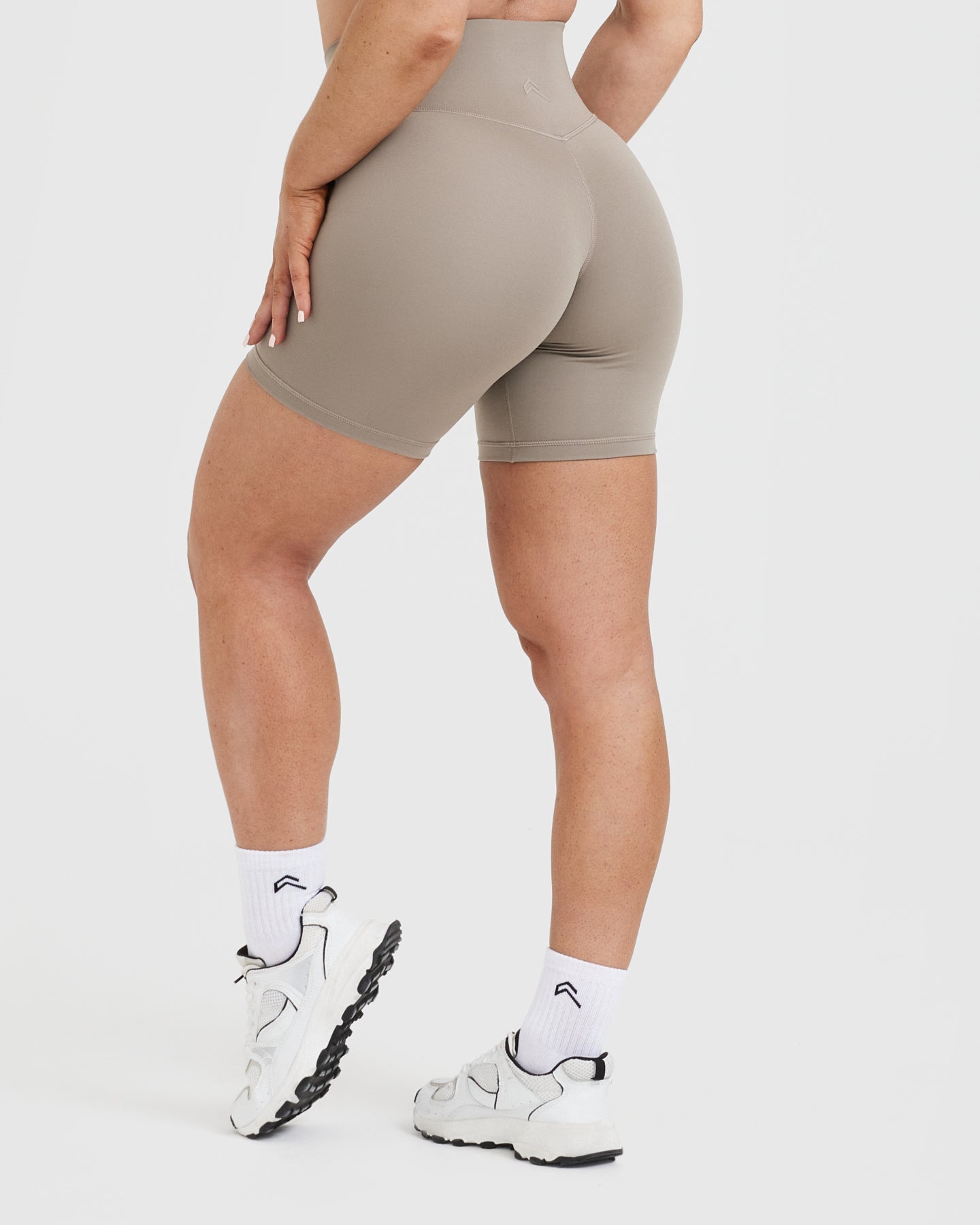 Timeless High Waisted Shorts 6" | Minky