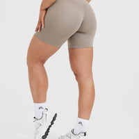 Timeless High Waisted Shorts 6" | Minky