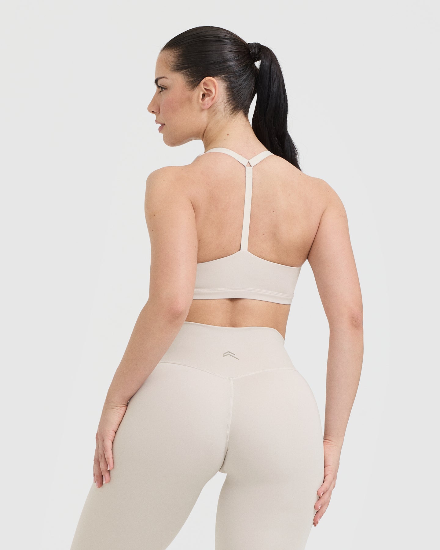 Get our ➤ SAND TIMELESS SQUARE NECK SPORTS BRA (fit: body fit) with  removable padded cups and a square neckline for medium coverage!