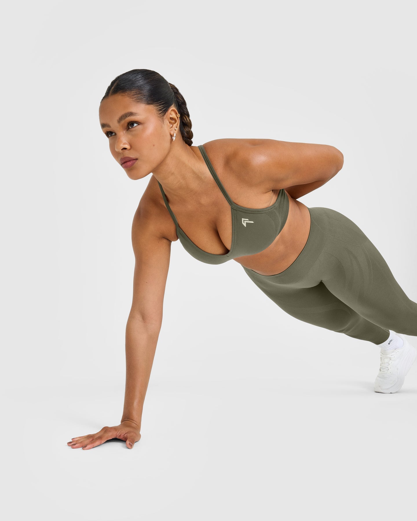 EnhanceLift™ Seamless Strappy Sports Bra with White Logo | Alpine Green