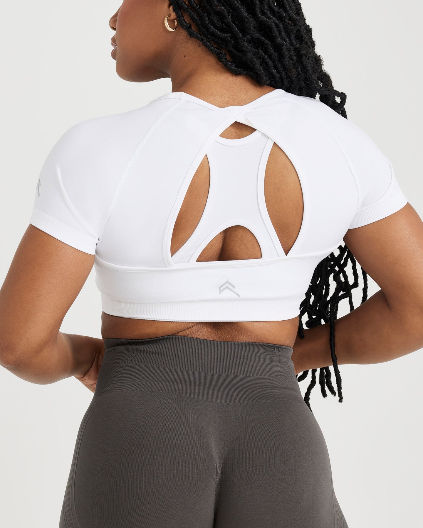 YEOREO Kyla Workout Crop Tops for Women Short Sleeve Twist Front Crop Tank  Top Padded Sports Bra Casual Shirts, #1 Milk White, X-Small : :  Clothing, Shoes & Accessories