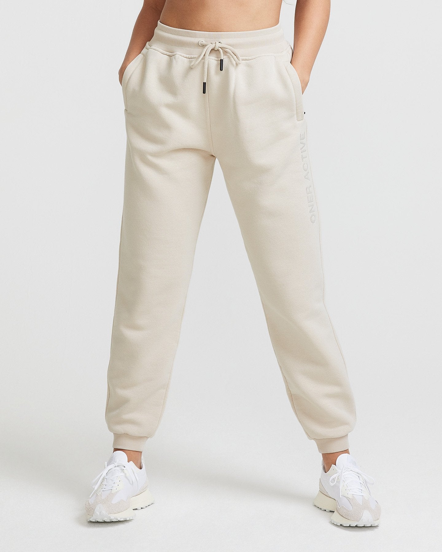 Pacific Relaxed Fit Joggers in Sand